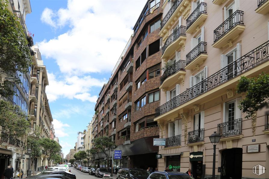 Local en alquiler en Calle Núñez de Balboa, Salamanca, Madrid, 28001 con edificio, ventana, vehículo terrestre, cielo, rueda, nube, propiedad, neumático, coche y infraestructura alrededor