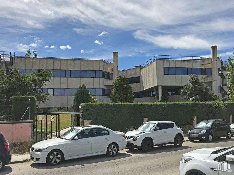 Oficina en venta en Edificio Ecu, Calle Pollensa, 6, Las Rozas de Madrid, Madrid, 28230 con coche, edificio, neumático, vehículo terrestre, rueda, nube, cielo, vehículo, vehículo de motor y ventana alrededor