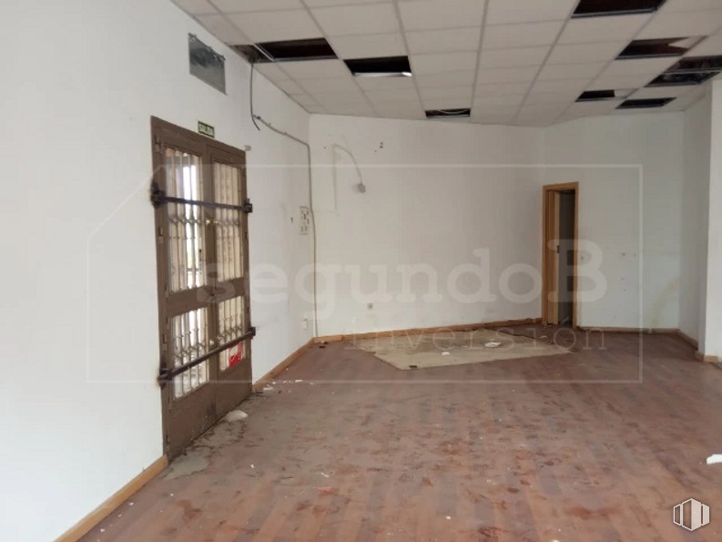 Local en venta en Calle San Roque, 1, Valdetorres de Jarama, Madrid, 28150 con estantería, propiedad, accesorio, hall, madera, interiorismo, suelos, suelo, madera dura y techo alrededor