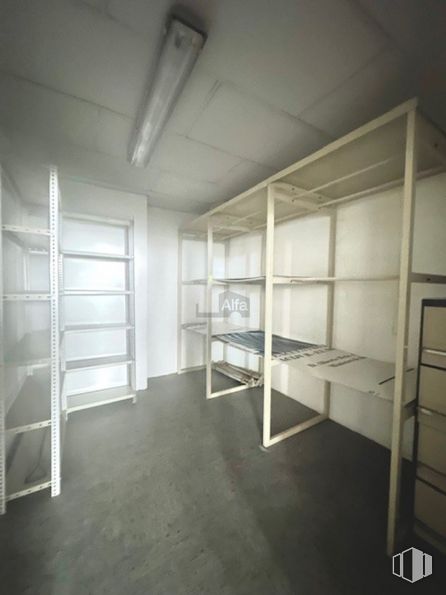 Industrial for sale at Polígono Industrial Julián Camarillo, San Blas - Canillejas, Madrid, 28037 with fixture, window, interior design, wood, building, shelving, flooring, floor, hall and rectangle around