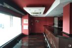 Retail for sale at Zona El Quiñón, Seseña, Toledo, 45223 with cabinetry, window, building, interior design, fixture, wood, floor, flooring, hall and ceiling around