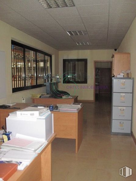 Industrial for sale at Carretera Valencia, Cuenca, 16004 with filing cabinet, desk, home appliance, window, table, furniture, interior design, cabinetry, floor and flooring around