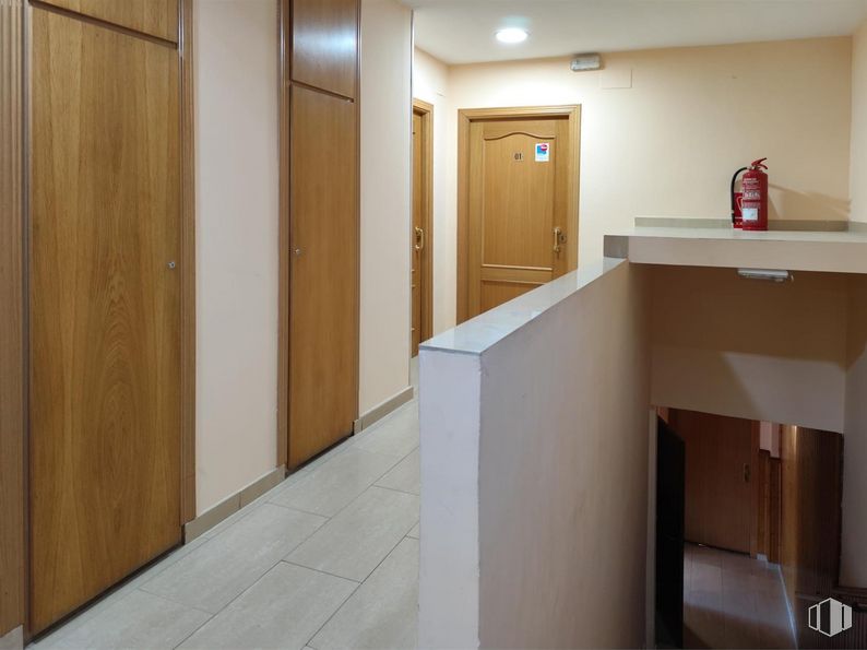 Local en venta en Calle Grande, 27, Seseña, Toledo, 45223 con puerta, propiedad, madera, accesorio, interiorismo, suelos, suelo, propiedad material, madera dura y inmobiliario alrededor