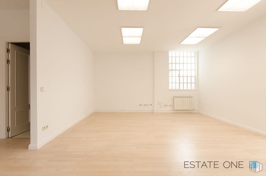 Office for rent at Calle General Oraá, Salamanca, Madrid, 28006 with lighting, door, light fixture, window, fixture, wood, building, hall, interior design and floor around