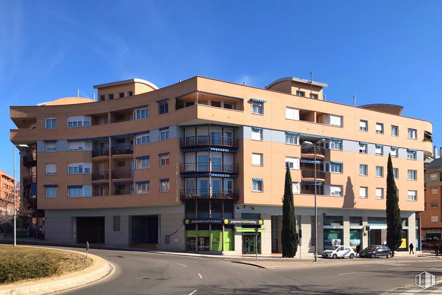 Local en alquiler en Calle Atenas, Toledo, 45003 con edificio, ventana, cielo, , condominio, bloque de pisos, barrio, zona residencial, edificio comercial y fachada alrededor