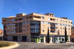 Retail for rent at Calle Atenas, Toledo, 45003 with building, window, sky, urban design, condominium, tower block, neighbourhood, residential area, commercial building and facade around