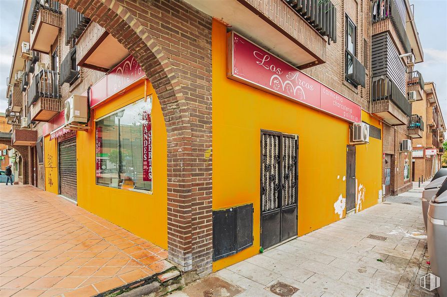 Local en alquiler y venta en Calle La Era, 8, Mejorada del Campo, Madrid, 28840 con edificio, naranja, ventana, ladrillo, superficie de la carretera, albañilería, acera, fachada, tintes y matices y ciudad alrededor