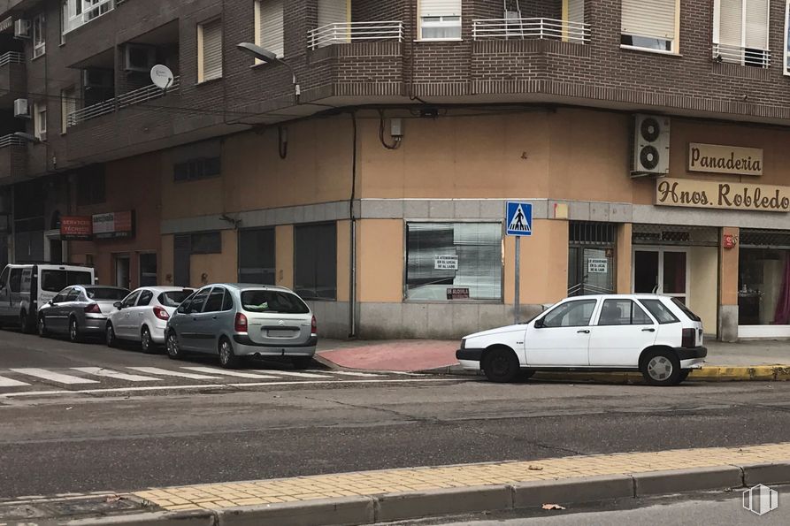 Local en alquiler y venta en Avenida Francisco Aguirre, 312, Talavera de la Reina, Toledo, 45600 con coche, edificio, luz de estacionamiento automotriz, rueda, vehículo, neumático, ventana, iluminación automotriz, vehículo motorizado y diseño automotriz alrededor