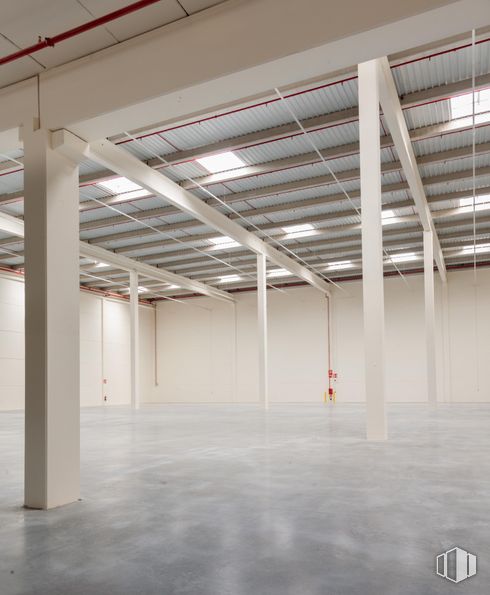 Industrial for rent at PAL M-40 , Villaverde, Madrid, 28041 with building, hall, architecture, flooring, floor, wall, fixture, ceiling, glass and parking around