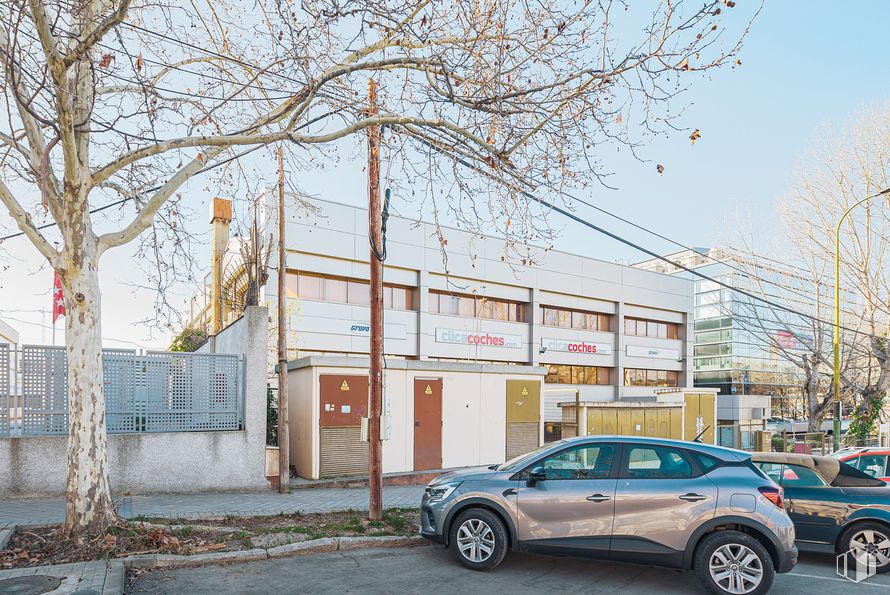 Oficina en alquiler en Calle Valportillo I, 11, Alcobendas, Madrid, 28100 con rueda, coche, neumático, vehículo, cielo, ventana, árbol, vehículo de motor, edificio y planta alrededor