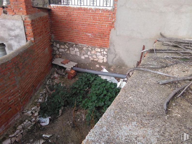 Suelo en venta en Calle Aranjuez, Colmenar de Oreja, Madrid, 28380 con Código de barras 1d, planta, albañilería, ladrillo, edificio, material de construcción, cubierta vegetal, material compuesto, superficie de la carretera y hormigón alrededor