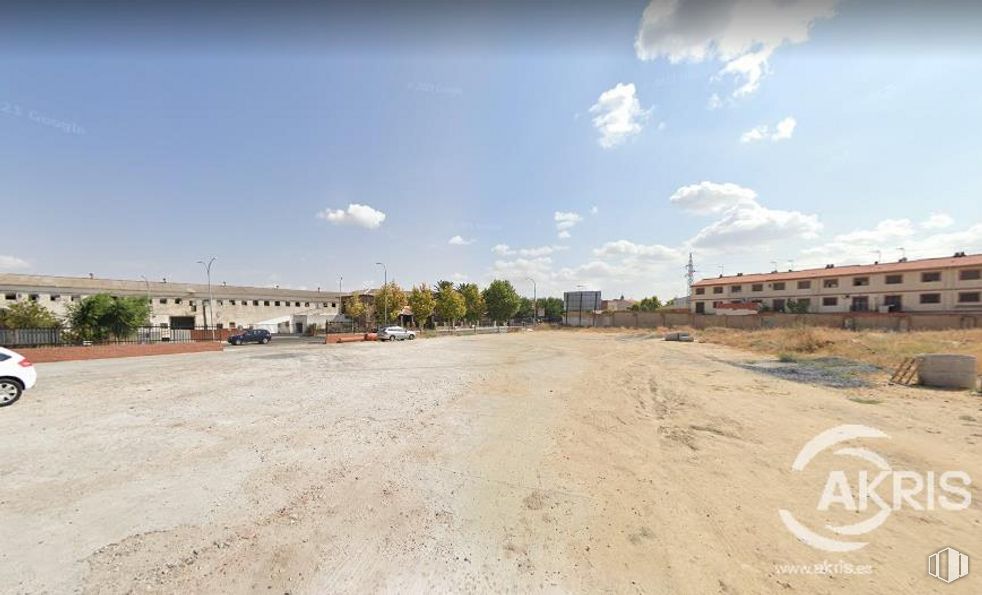 Land for sale at Calle Real, Bargas, Toledo, 45593 with car, building, cloud, sky, road surface, asphalt, land lot, plant, thoroughfare and landscape around