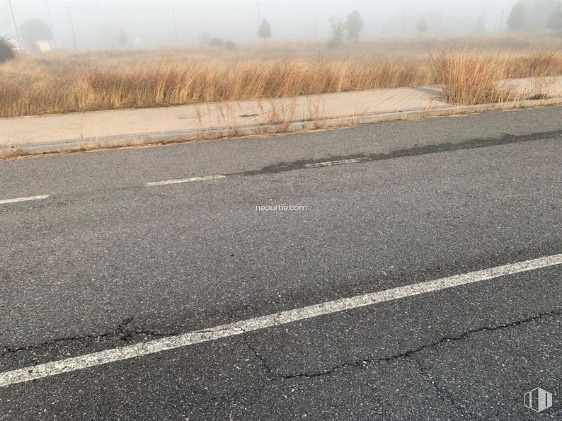 Land for sale at Calle Jesús Grande Aparicio, Ávila, 05002 with sky, road surface, plant, asphalt, tar, natural landscape, cloud, grass, landscape and horizon around