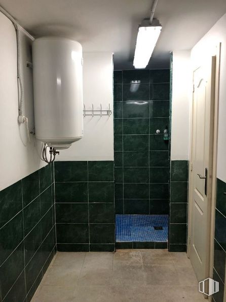 Local en alquiler y venta en Calle Alcobendas, 3, Leganés, Madrid, 28914 con alumbrado, accesorio, suelos, suelo, material compuesto, cuarto de baño, gas, casa, puerta y edificio alrededor