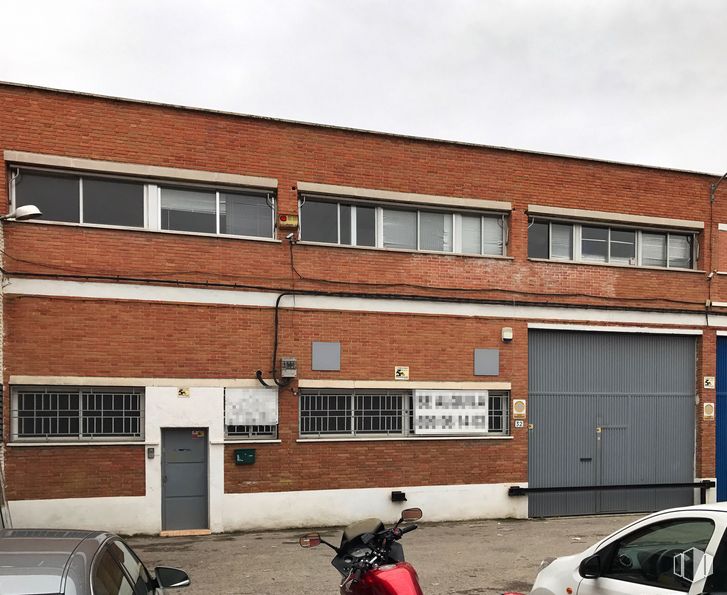 Nave en venta en Calle Torneros, Getafe, Madrid, 28906 con coche, ventana, edificio, puerta, motocicleta, vehículo terrestre, vehículo, cielo, vehículo motorizado y rueda alrededor