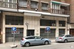 Retail for sale at Calle Vizcaya, Arganzuela, Madrid, 28045 with car, tire, window, building, wheel, land vehicle, automotive parking light, vehicle, property and automotive tail & brake light around