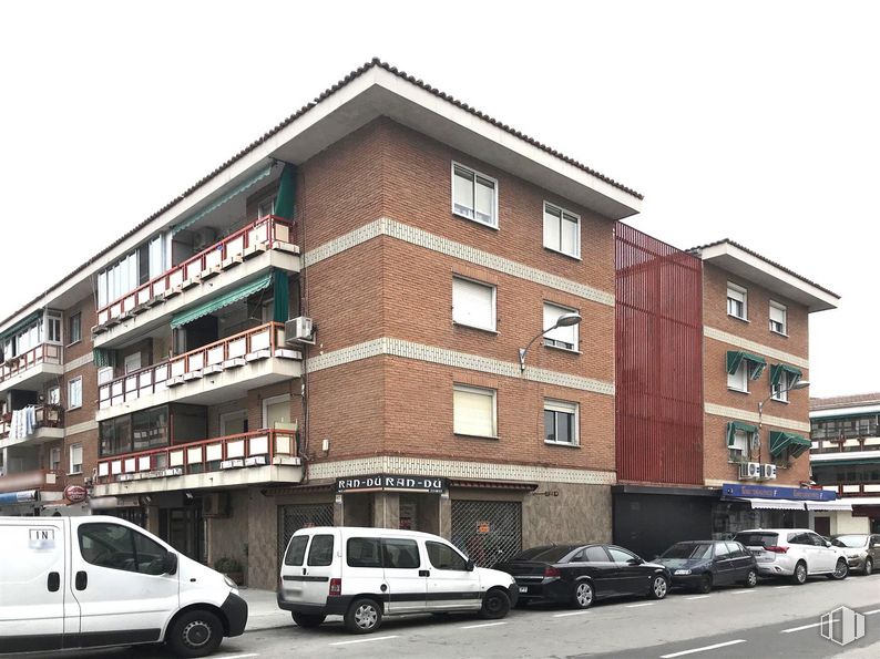 Local en venta en Calle Alfaro, Pinto, Madrid, 28320 con coche, camioneta, rueda, vehículo terrestre, neumático, cielo, edificio, propiedad, ventana y vehículo alrededor