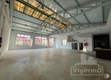 Industrial for sale & for rent at Calle Pozo Nieve, Torrejón de Ardoz, Madrid, 28850 with window, fixture, hall, floor, building, flooring, composite material, ceiling, concrete and transparency around