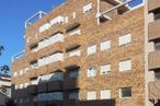 Retail for sale at Calle Cristino Mallo, Parla, Madrid, 28980 with car, window, daytime, wall, building, facade, architecture, apartment, residential area and urban design around