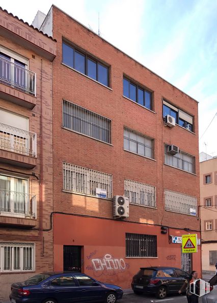 Oficina en venta en Calle Cañete, 3, Carabanchel, Madrid, 28019 con ventana, marrón, edificio, tiempo de día, propiedad, accesorio, enladrillado, ladrillo, material de construcción y madera alrededor