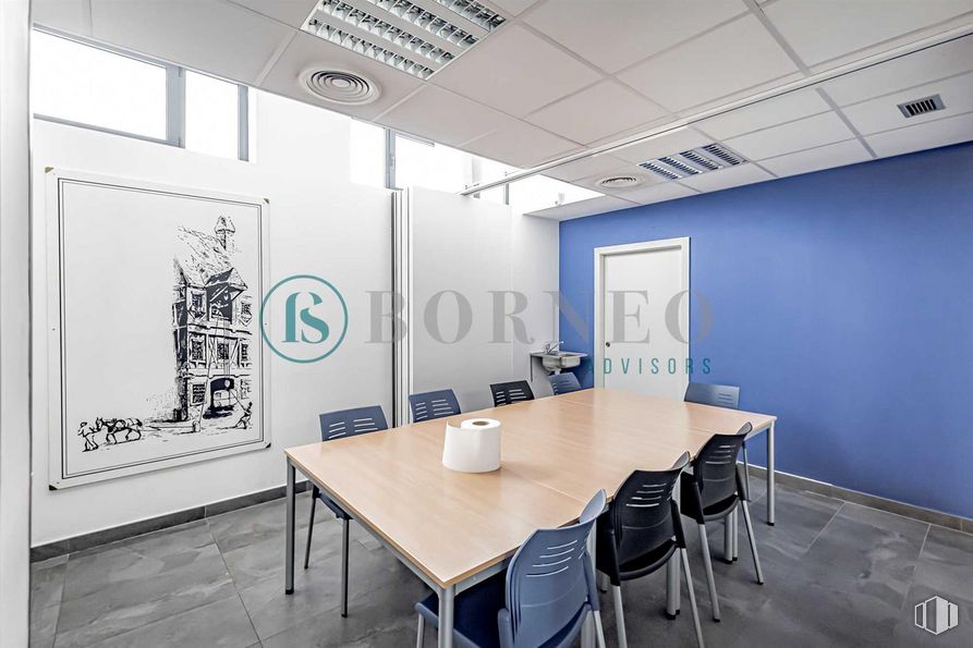 Oficina en venta en Calle Robledillo, 9, Chamberí, Madrid, 28003 con silla, puerta, escritorio, mesa, edificio, mueble, interiorismo, accesorio, suelos y suelo alrededor