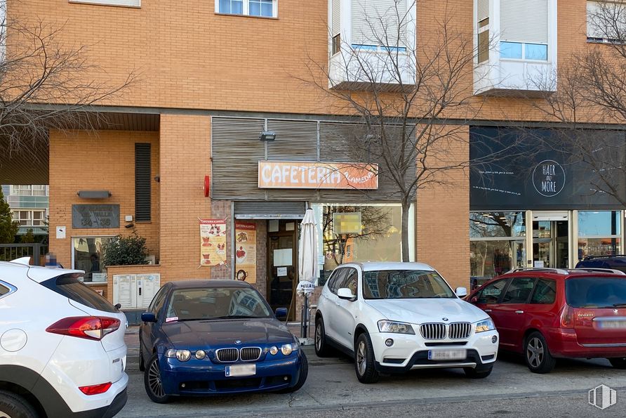 Local en alquiler en Calle Alameda del Valle, 34, Villa de Vallecas, Madrid, 28031 con coche, edificio, neumático, ventana, rueda, vehículo terrestre, vehículo, placa de matrícula del vehículo, vehículo motorizado y planta alrededor