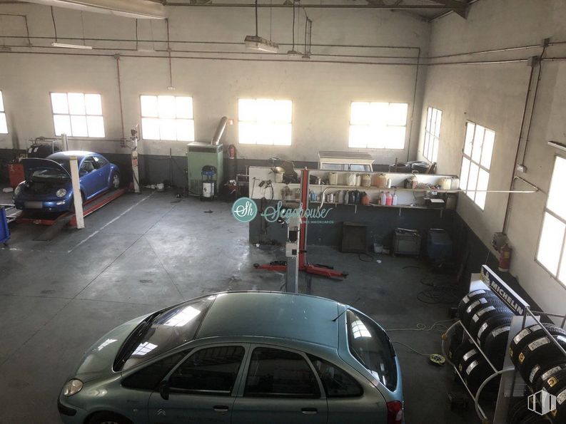 Nave en venta en Polígono industrial Cantalejo, Cantalejo, Segovia, 40320 con coche, equipaje y bolsos, luz de estacionamiento automotriz, vehículo, iluminación automotriz, vehículo de motor, neumático, diseño automotriz, ventana y rueda alrededor