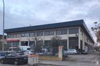 Retail for rent at Calle Resina, 39, Villaverde, Madrid, 28021 with car, building, waste container, wheel, tire, automotive parking light, sky, cloud, land vehicle and vehicle around