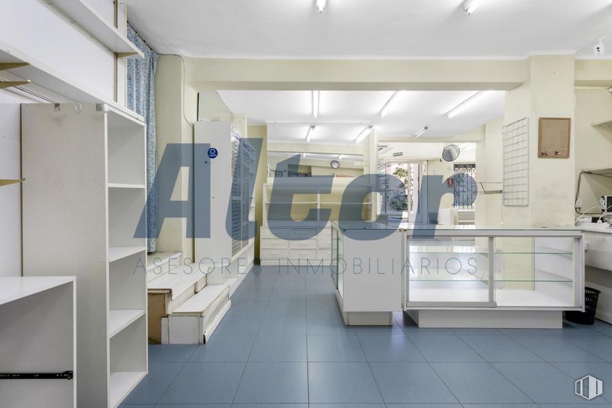 Local en venta en Zona Avenida San Luís, Hortaleza, Madrid, 28033 con diseño automovilístico, edificio, gafas, accesorio, suelos, suelo, vidrio, espacio, techo y aluminio alrededor