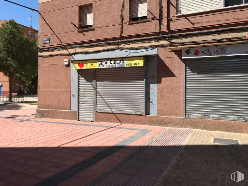 Local en alquiler en Calle Camelias, 5, Getafe, Madrid, 28903 con edificio, ventana, propiedad, infraestructura, superficie de la carretera, sombra, madera, arquitectura, albañilería y asfalto alrededor