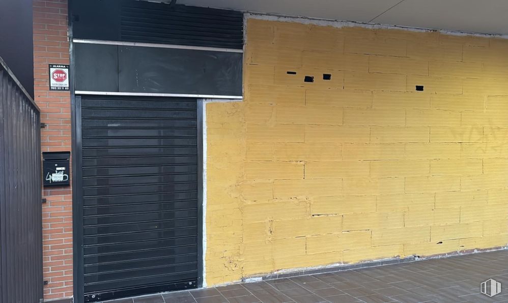 Retail for sale at Calle Apolo, 20, Valdemoro, Madrid, 28341 with wall, floor, composite material, metal, grey, brickwork, concrete, brick, building material and wood stain around