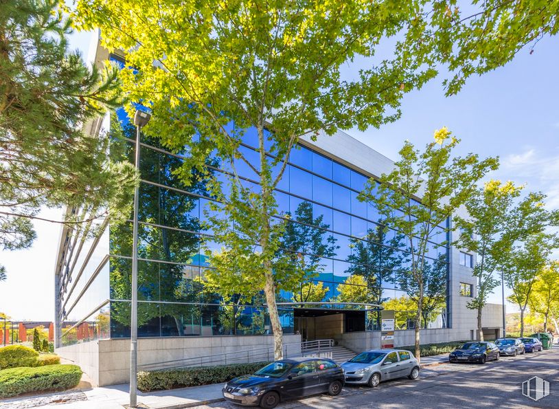 Oficina en alquiler en Calle Teide, 3, San Sebastián de los Reyes, Madrid, 28700 con coche, edificio, planta, rueda, neumático, vehículo, cielo, árbol, rama y amarillo alrededor