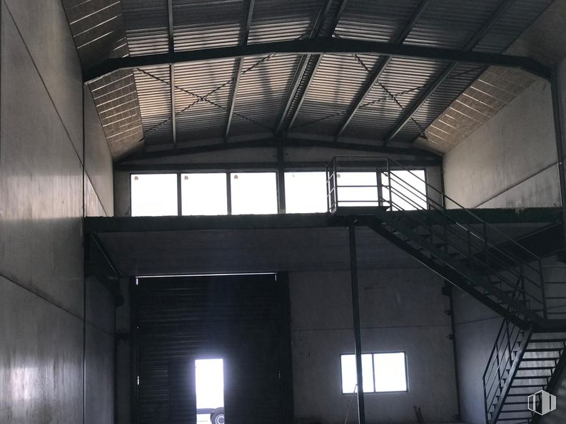 Industrial for sale at Zona industrial, Yuncos, Toledo, 45210 with window, ceiling, architecture, floor, flooring, composite material, metal, glass, daylighting and iron around