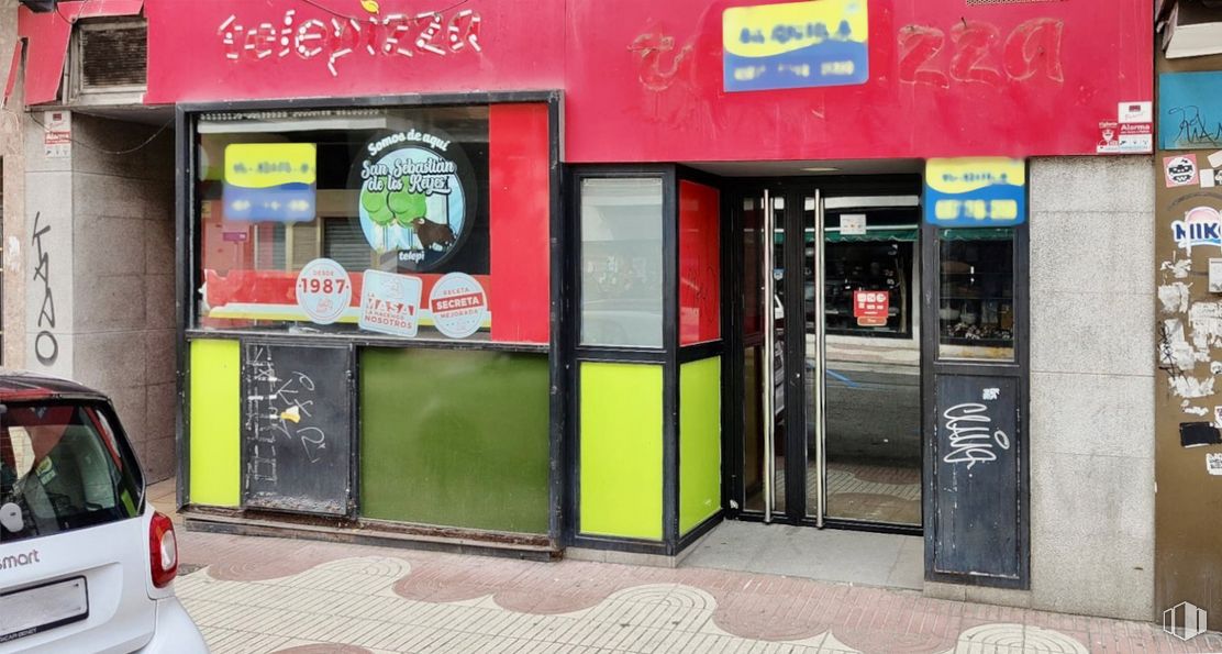 Local en alquiler en Calle Silvio Abad, San Sebastián de los Reyes, Madrid, 28700 con puerta, edificio, accesorio, fachada, gas, máquina, ventana, publicidad, planta y logotipo alrededor