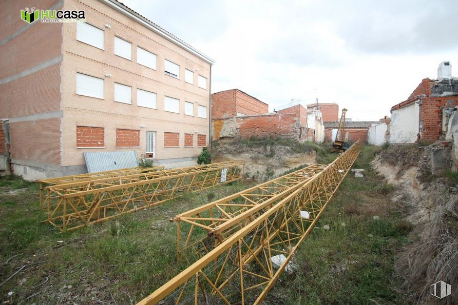 Land for sale at Casco Urbano, Bargas, Toledo, 45593 with building, house, cloud, plant, sky, land lot, wood, slope, urban design and window around