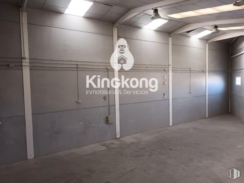 Industrial for sale at Zona industrial, Campo Real, Madrid, 28510 with wall, flooring, font, ceiling, art, space, road, wood, concrete and city around