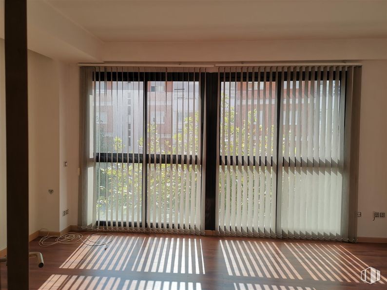 Oficina en venta en Calle Cronos, 20, San Blas - Canillejas, Madrid, 28037 con ventana, edificio, accesorio, sombra, textil, madera, casa, madera dura, tintes y matices y vidrio alrededor