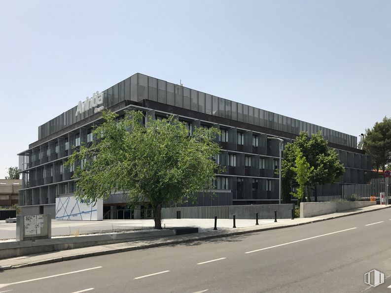 Oficina en alquiler en Calle Emisora, 20, Pozuelo de Alarcón, Madrid, 28224 con edificio, cielo, árbol, diseño urbano, condominio, bloque de pisos, edificio comercial, propiedad material, barrio residencial y material compuesto alrededor