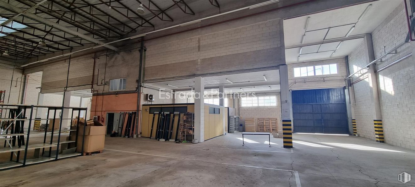 Nave en alquiler y venta en Zona industrial, Getafe, Madrid, 28906 con edificio, hall, suelo, accesorio, suelos, madera, gas, haz, ingeniería y material compuesto alrededor