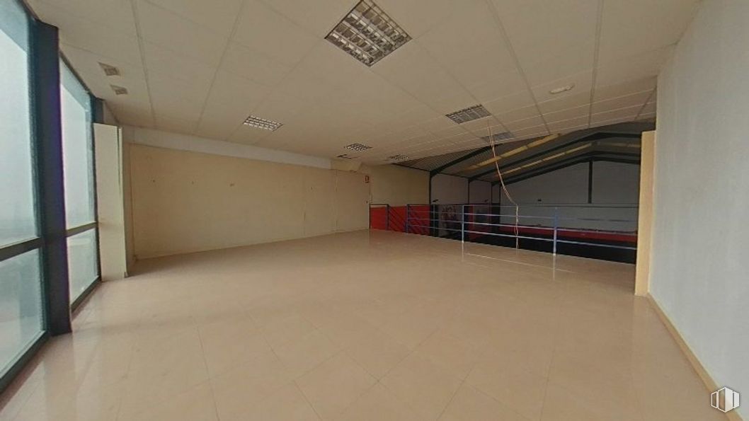 Industrial for sale at Calle Estaño, s/n, Illescas, Toledo, 45200 with field house, hall, flooring, floor, wood, ceiling, parking, shade, concrete and building around