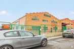 Industrial for sale at Calle Jacinto Benavente, 7-9, Paracuellos de Jarama, Madrid, 28860 with car, tire, wheel, building, door, window, sky, land vehicle, vehicle and cloud around