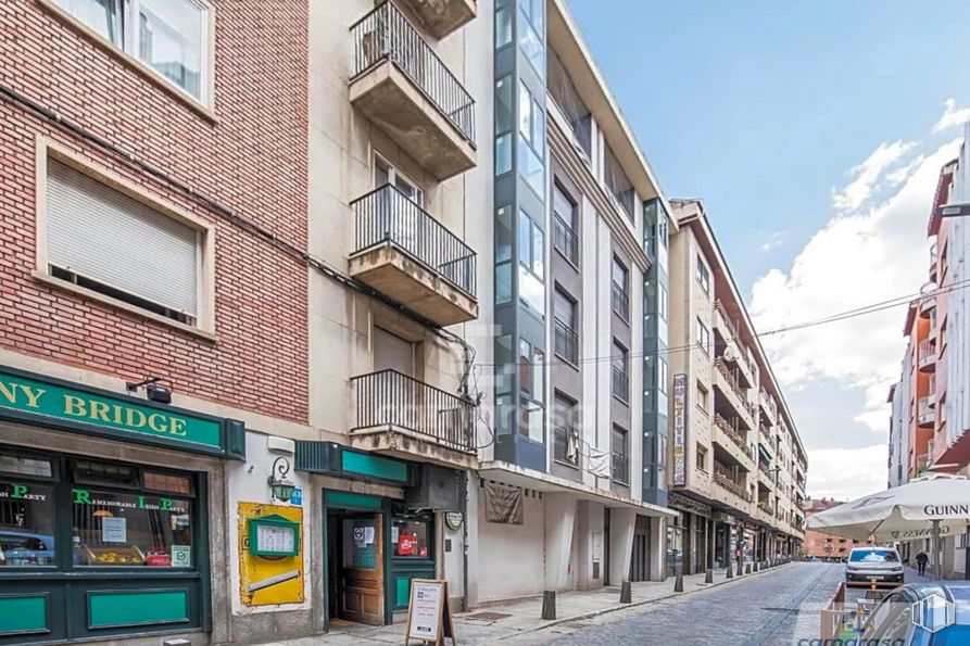 Retail for sale at Calle Eduardo Marquina, 29, Ávila, 05001 with window, building, sky, cloud, urban design, neighbourhood, wall, residential area, facade and city around