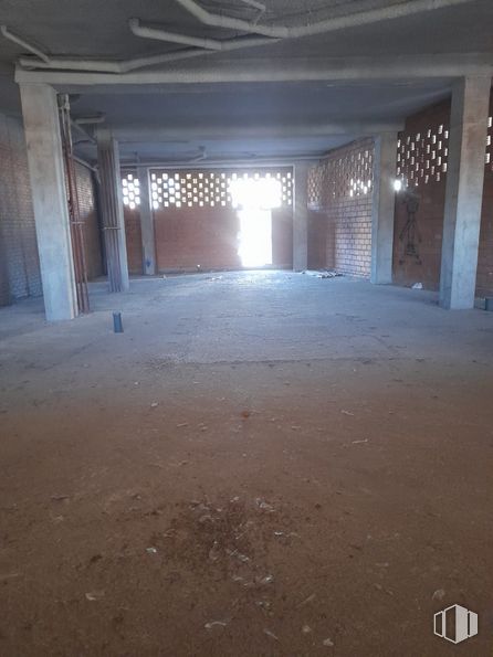 Local en alquiler en Casco urbano, Arganda del Rey, Madrid, 28500 con piso, pavimento, tintes y sombras, techo, material compuesto, hormigón, evento, material de construcción, madera y pasillo alrededor