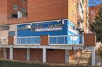 Retail for sale & for rent at Calle Carlos Arniches, 2, Móstoles, Madrid, 28935 with building, window, plant, wood, urban design, tree, brick, condominium, neighbourhood and material property around