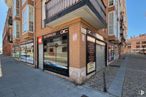 Retail for rent at Calle Villalobos, 3, Griñón, Madrid, 28971 with window, building, road surface, sky, urban design, wood, sidewalk, brick, brickwork and facade around