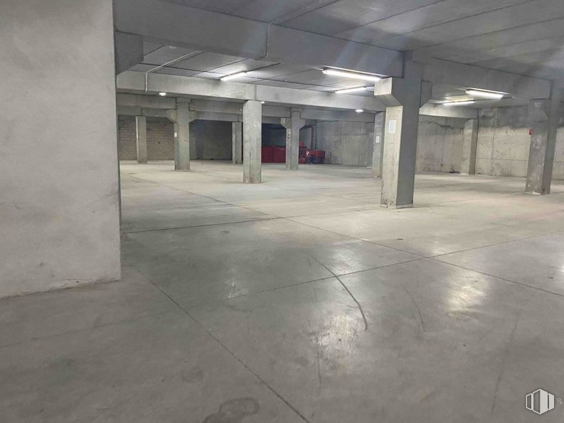 Industrial for sale & for rent at Calle Francisco Alonso, 3  DUPLICADO, Alcalá de Henares, Madrid, 28806 with flooring, floor, parking, hall, composite material, city, concrete, gas, ceiling and parking lot around