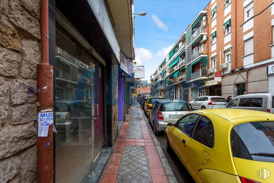 Local en venta en Calle Azabache, Carabanchel, Madrid, 28019 con coche, edificio, vehículo terrestre, vehículo, fotografía, ventana, neumático, cielo, iluminación del automóvil y infraestructura alrededor