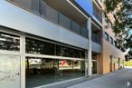 Retail for rent at Avenida Víctimas del Terrorismo, Alcalá de Henares, Madrid, 28806 with building, shade, tree, urban design, road surface, facade, commercial building, real estate, window and sidewalk around