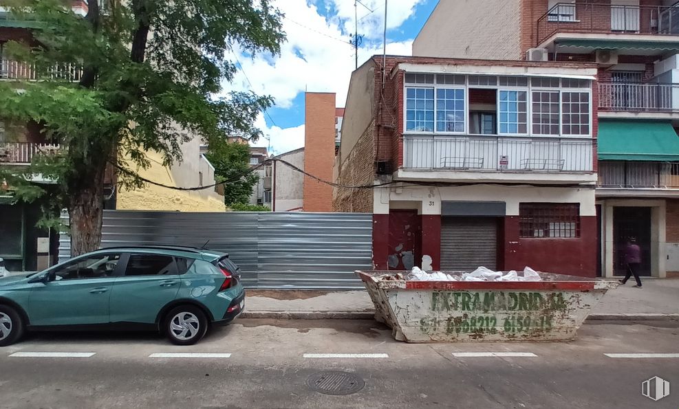 Suelo en venta en Calle Calero Pita, 29, Puente de Vallecas, Madrid, 28053 con coche, rueda, edificio, neumático, vehículo terrestre, vehículo, planta, ventana, matrícula del vehículo y nube alrededor