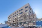 Office for rent at Centro Empresarial Sureste, Calle Gamonal, 16, Villa de Vallecas, Madrid, 28031 with car, building, wheel, automotive parking light, sky, tire, window, vehicle, neighbourhood and urban design around